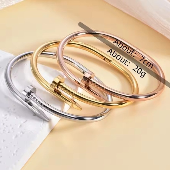 Juste En Clou Nail Gold Stainless Steel Waterproof Minimalist Bracelet - Picture 3 of 8